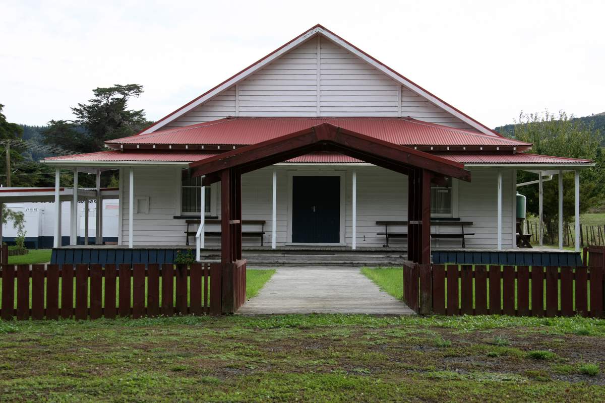 Ahikiwi Marae iv