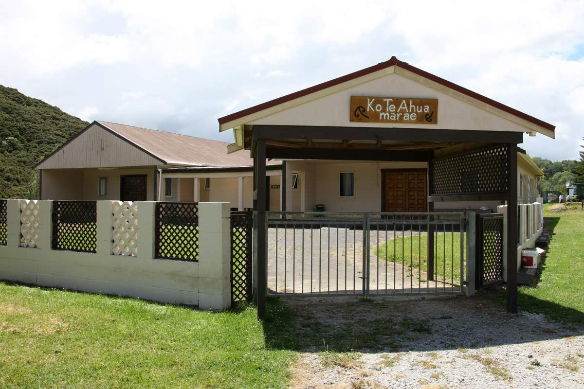 Ko Te Ahua Marae iii