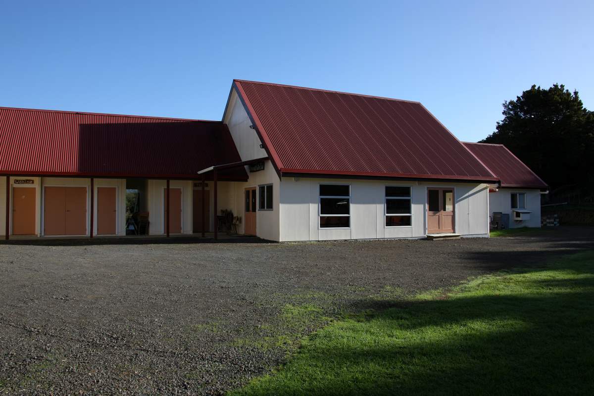 Ngunguru Marae iv