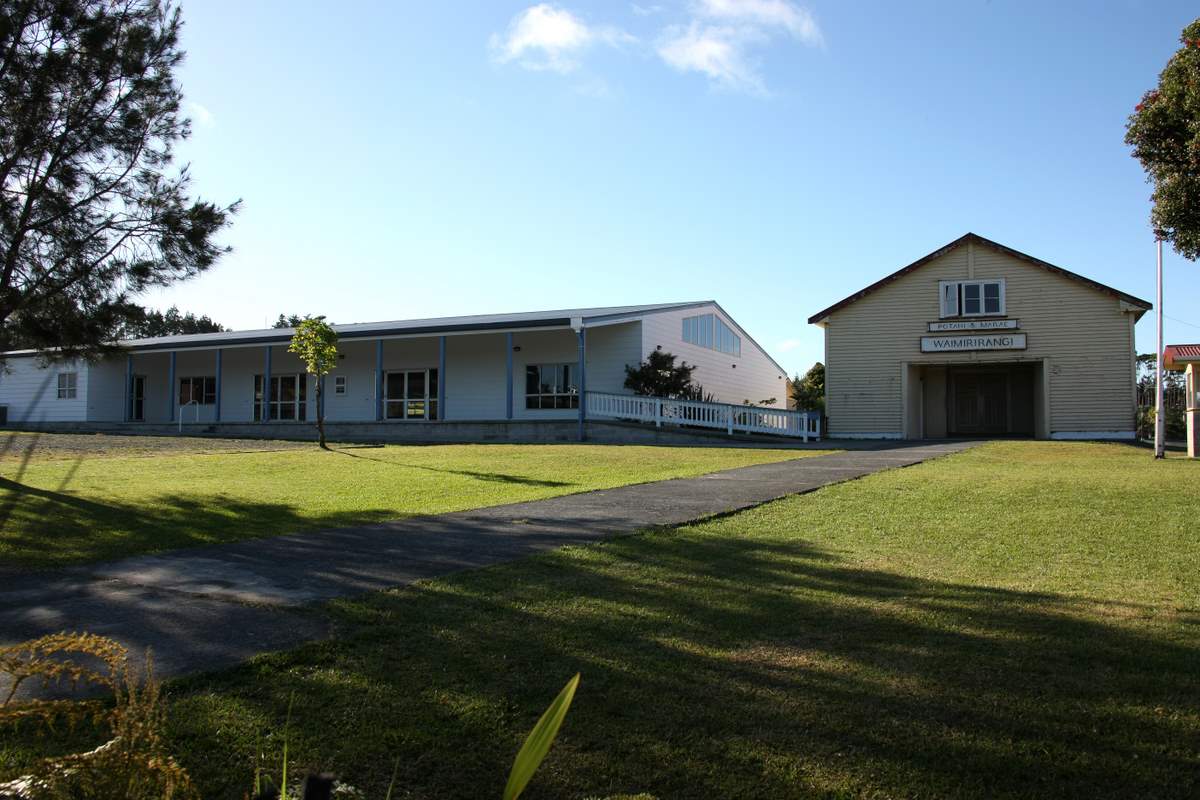 Potahi Marae vi