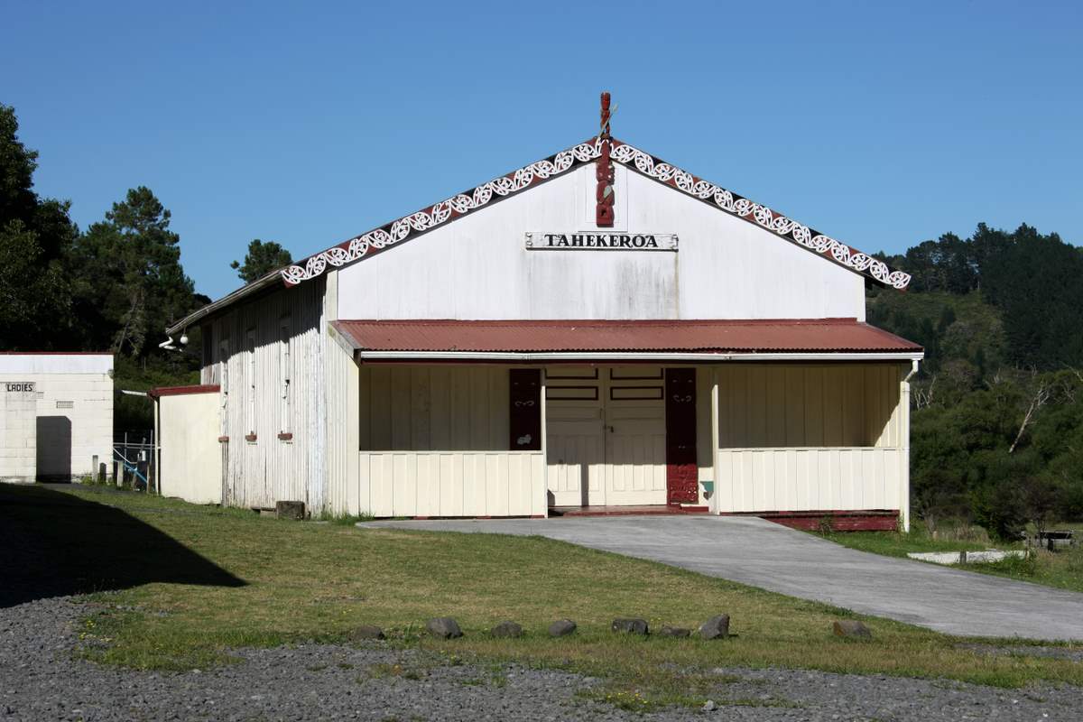 Tahekeroa Marae ii