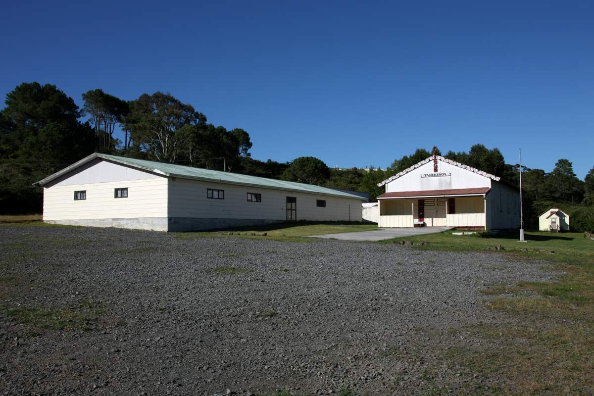 Tahekeroa Marae iii