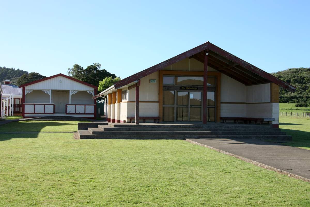 Waikare Marae vi